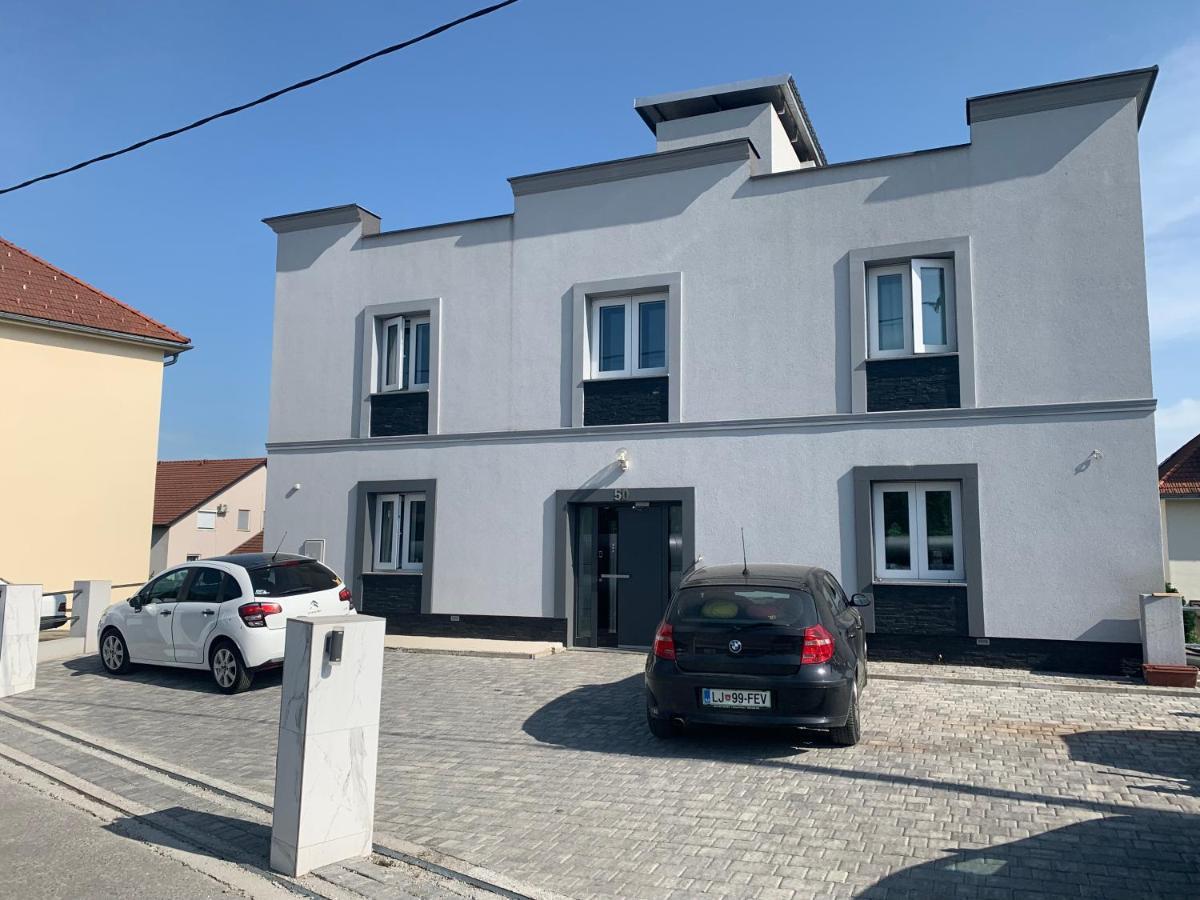 Prijetno Stanovanje Z Lastnim Parkiriscem. Samo 3 Km Od Centra Ljubljane. Ljubljana Exterior photo